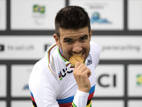 Chaman é ouro na prova de scratch do Mundial de Paraciclismo de Pista no Rio